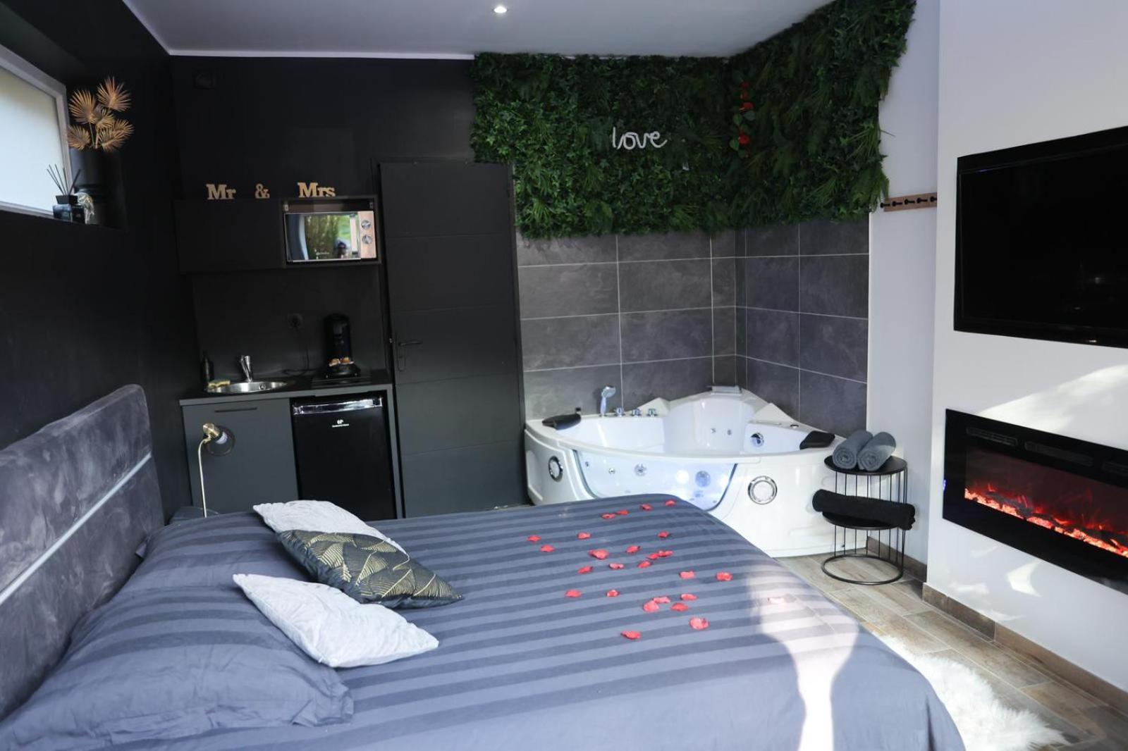 Loft, Studio And Love Rooms Bourg-Saint-Christophe Habitación foto