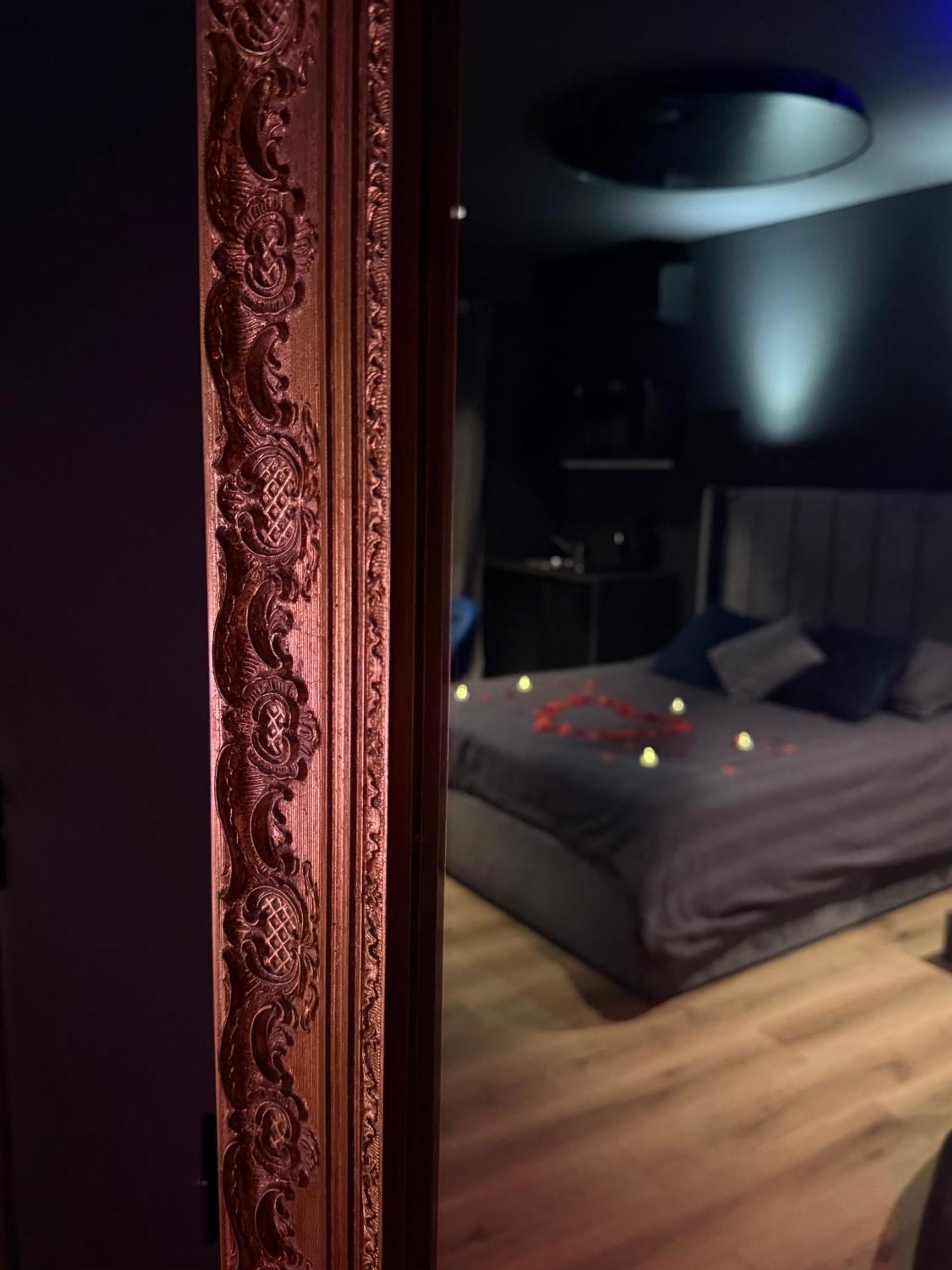 Loft, Studio And Love Rooms Bourg-Saint-Christophe Exterior foto